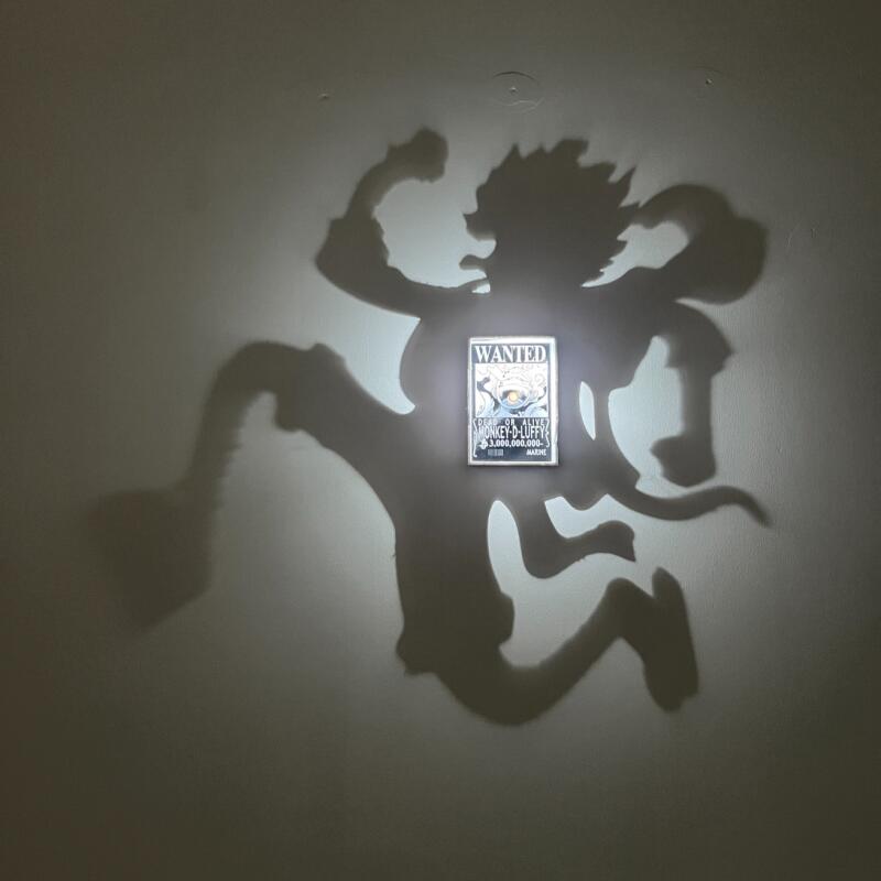 漫画おもちゃワンピースライトシャドウランププロジェクターラン - Photography Darkroom のレビューと価格